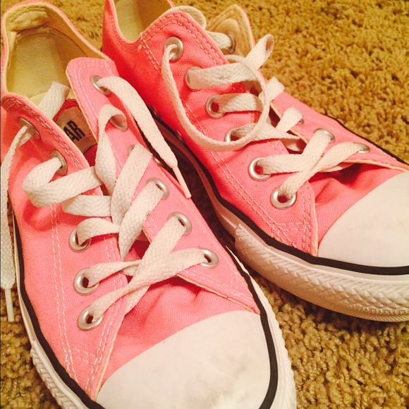 pink converse