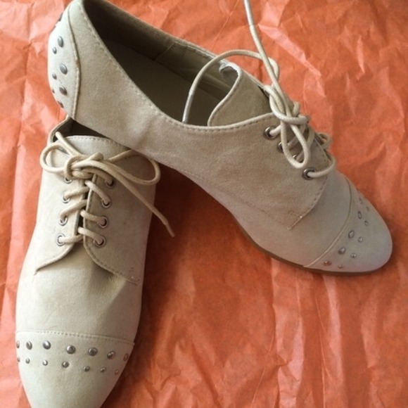 Forever21 cream studded size 7