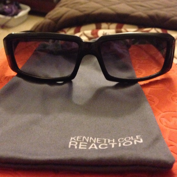 Sold❤️Kenneth Cole unisex shades