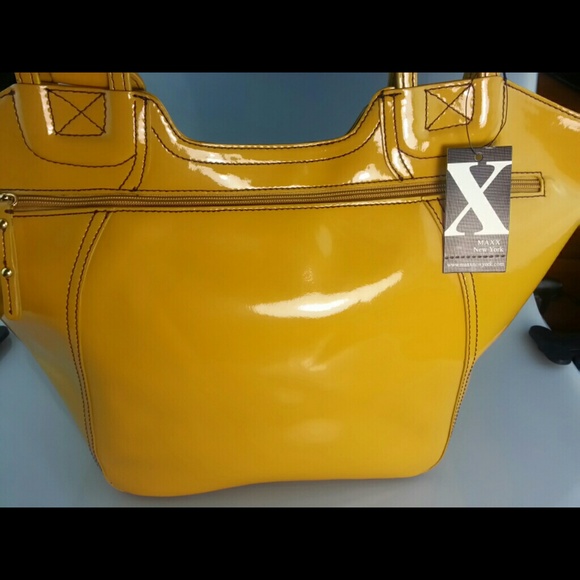 SOLD....NWT MAXX NEW YORK YELLOW PATENT HANDBAG - Picture 2 of 4