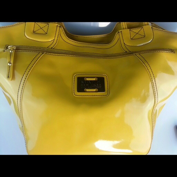 SOLD....NWT MAXX NEW YORK YELLOW PATENT HANDBAG - Picture 4 of 4