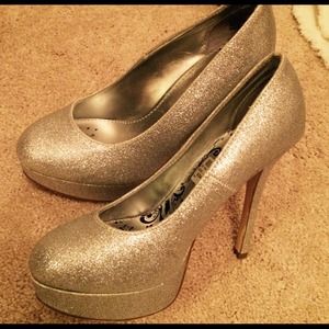 Silver glitter sparkly pumps