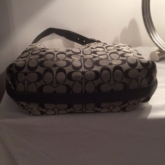 Authentic Coach Handbag - Picture 2 of 3