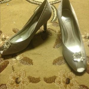 9.5 silver sequin impo heels