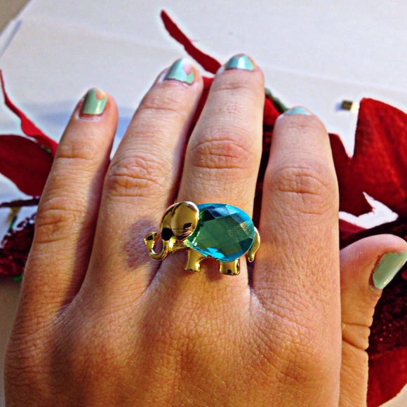 ❗️🚫SOLD❗️Blue Entrancing Elephant Ring - Picture 2 of 2