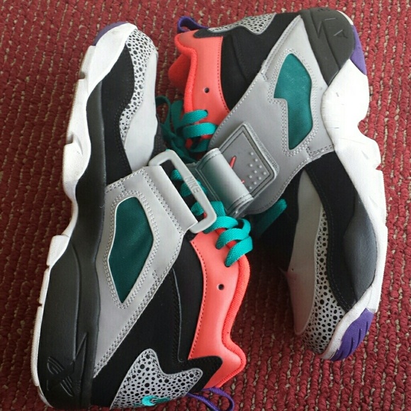 *SOLD*Nike turf - Picture 2 of 4