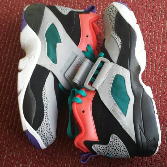 *SOLD*Nike turf - Picture 3 of 4