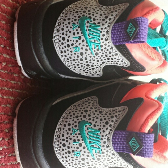 *SOLD*Nike turf - Picture 4 of 4