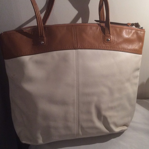 Large Handbag - Picture 2 of 2