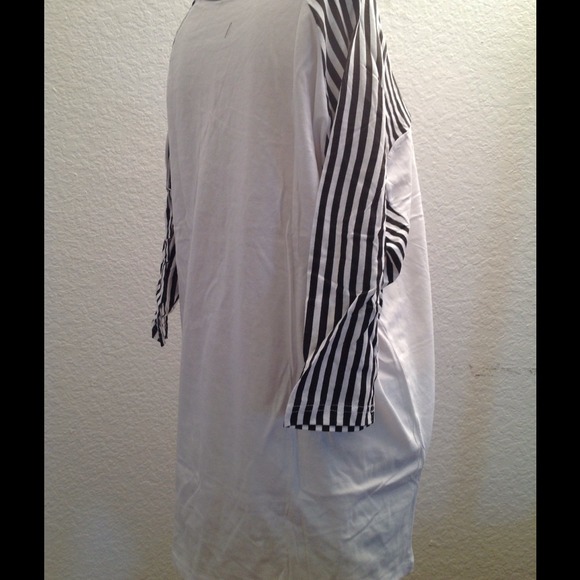 Half Loose Cute Tee - Picture 4 of 4