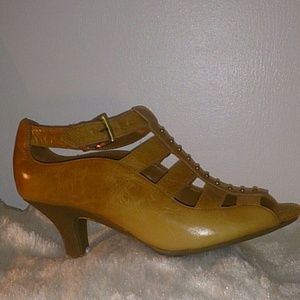 SOLD  Aerosoles Sandals.
