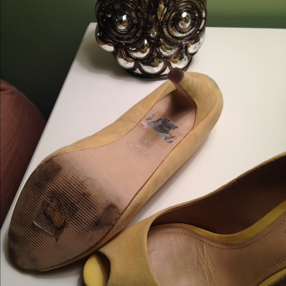 Shoes - Picture 2 of 3