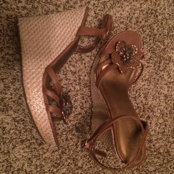 Maurice's wedges size 8 great shape