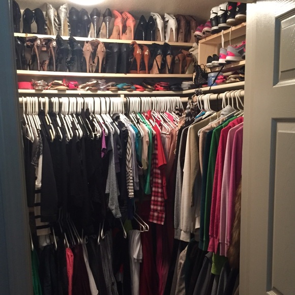 🎀Tiffany's Closet🎀 - Picture 2 of 4