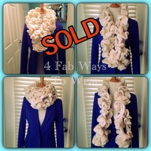 🚨SOLD🚨 Cream Ruffle Scarf