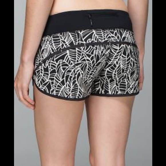 Lululemon speed shorts black pretty palm - Picture 1 of 2