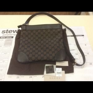 AUTHENTIC GUCCI CROSSBODY BAG