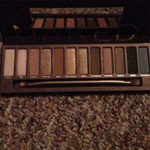 Naked palette