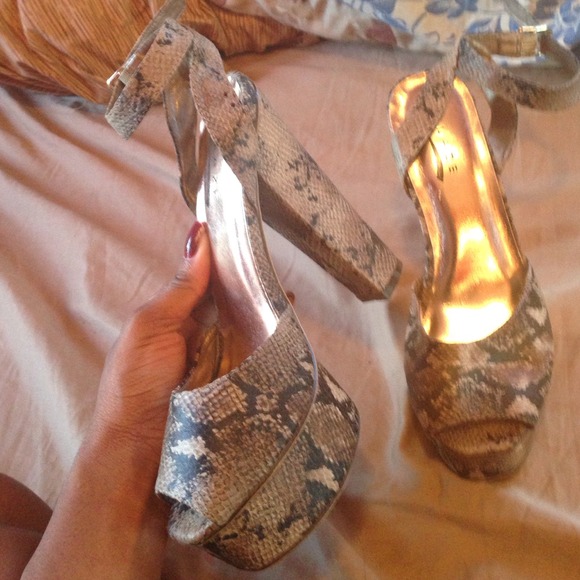 Sexy snakeskin shoes