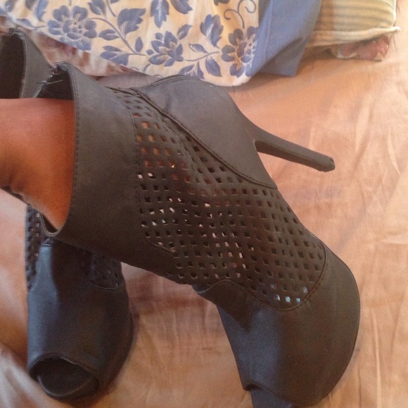 Black peep toes booties