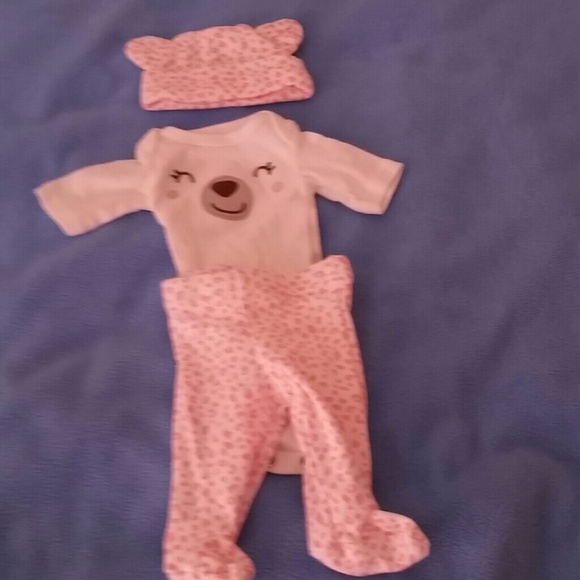 🚫bundled🚫Preemie bear out fit from Carters
