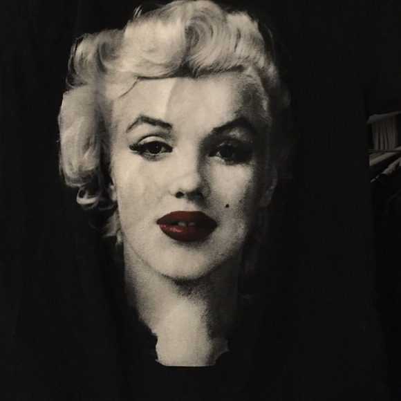 Marilyn Monroe Large Shirt - Picture 2 of 2