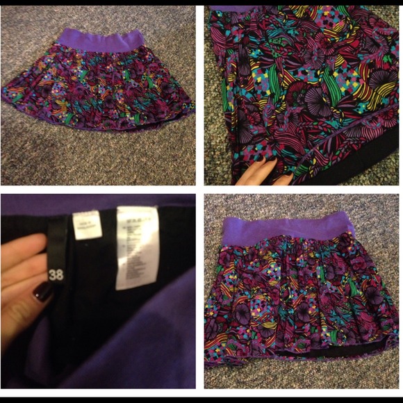 H&M Purple Patterned Skirt - Picture 1 of 1