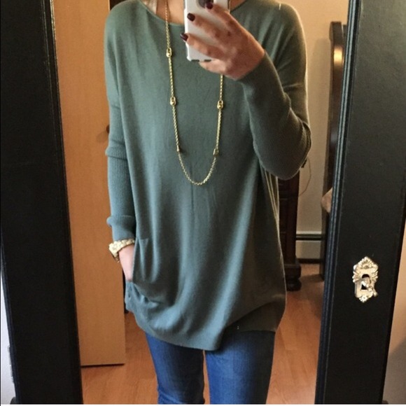 HP 11/30 Simply Chic party🌷Lovely Lola top🌷 - Picture 4 of 4