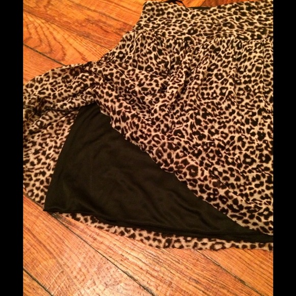 Express leopard mini skirt xs - Picture 2 of 3