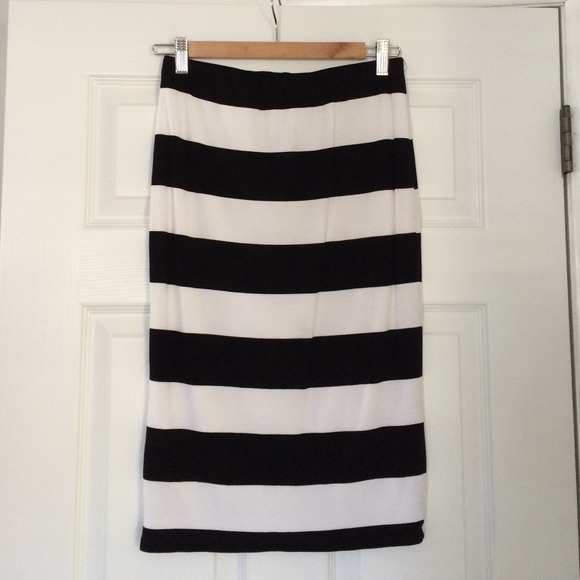 Mossimo Supply Co. Dresses & Skirts - 🚫SOLD🚫 Mossimo striped pencil skirt