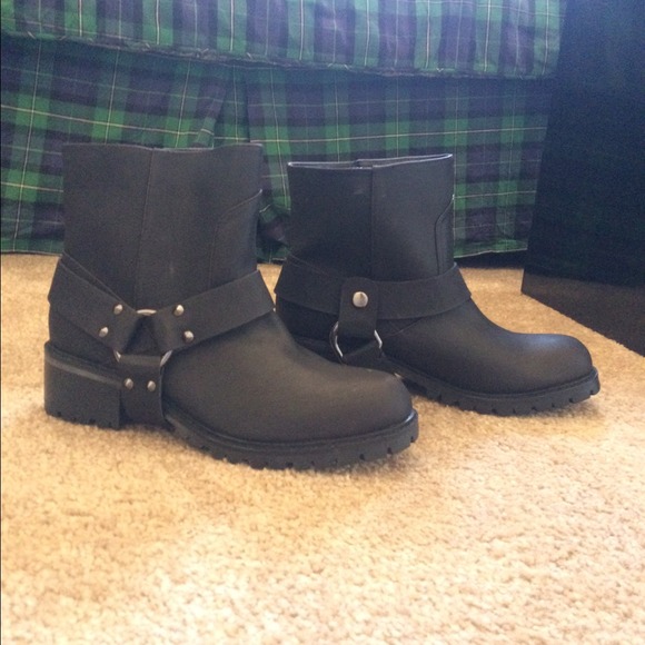 Nasty Gal Shoe Cult motorcycle boots 7.5 - black