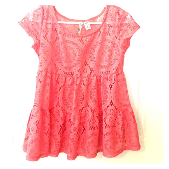 ⬇️SALE⬇️ Coral lace top, American Rag, Medium