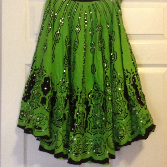 Green/black skirt. Beautiful! Final price! 20