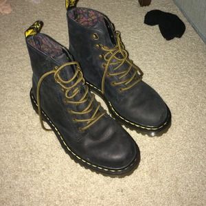 Dr. Martens short matte black 1460
