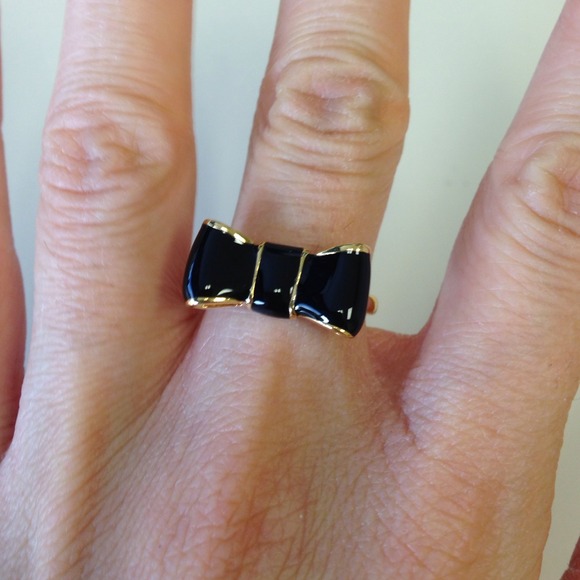Kate Spade Take a Bow ring