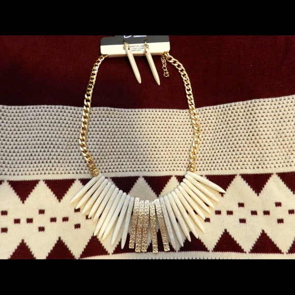 *SOLD**Tribal Necklace Set