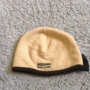 Moschino hat