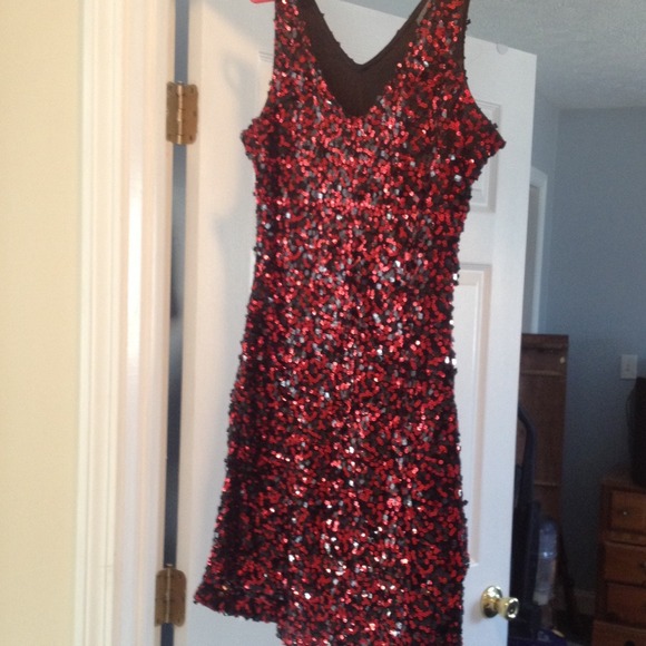 Sequins dress - Picture 1 of 4