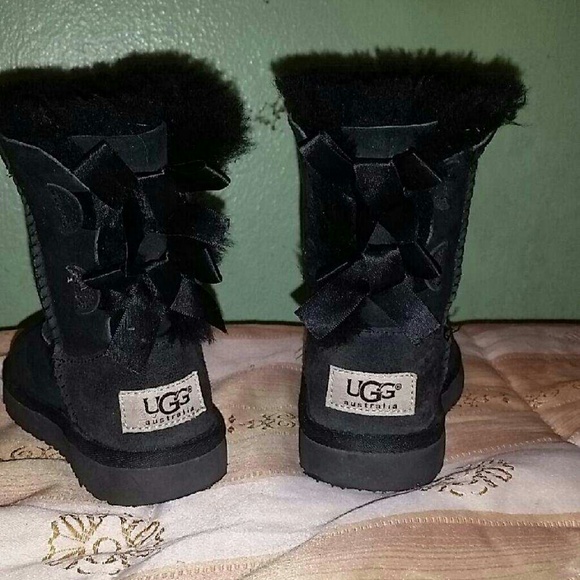 Black Bailey Bow Uggs