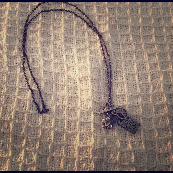 American Eagle Long Necklace! 🎀