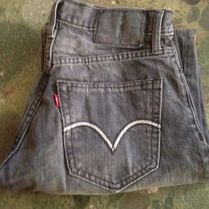 Black Levi's jeans. 29x32