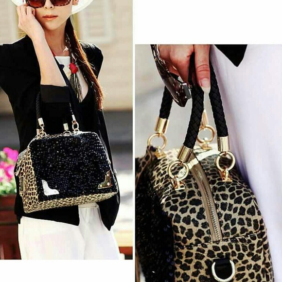 Black leapard strap handbag new