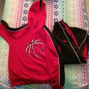 Boys starter hoodie and pants size 4-5