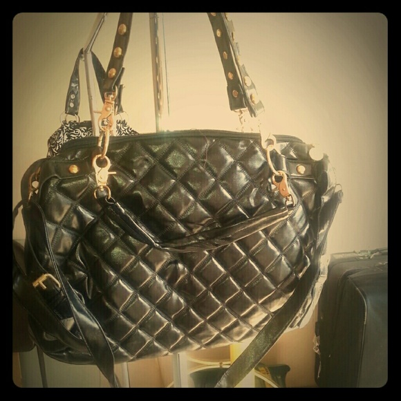 black untouch handbag