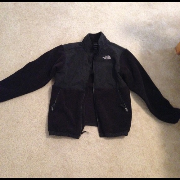 Black Denali north-face jacket