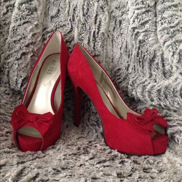 Guess Shoes - Christmas Red Guess Bow peep toe 4" heels Sz 9