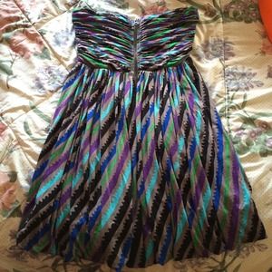 Fall printed strapless dress with zipper