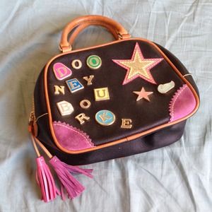 Dooney and Bourke Abstract Bowler