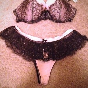VS Blank and Pink Lace Set ✨NWT✨