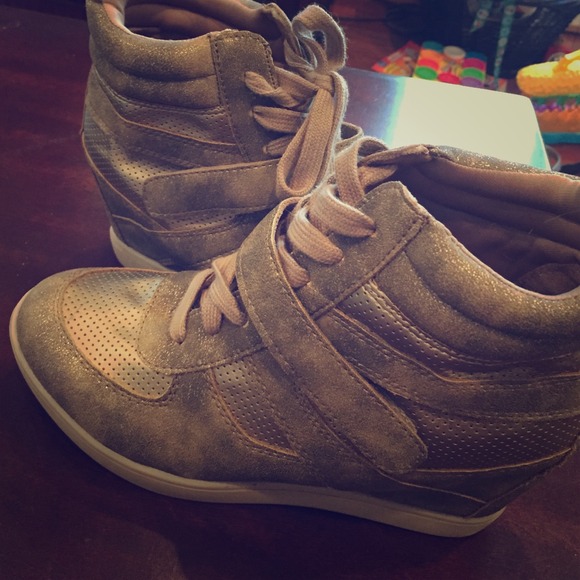 Tennis shoe wedges boot gold heel